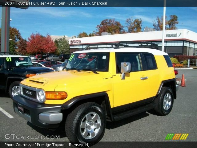 2007 Toyota FJ Cruiser 4WD in Sun Fusion