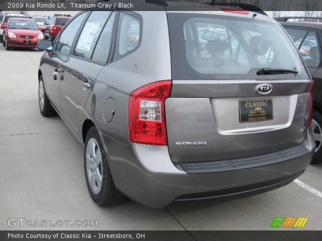 2009 Kia Rondo LX in Titanium Gray