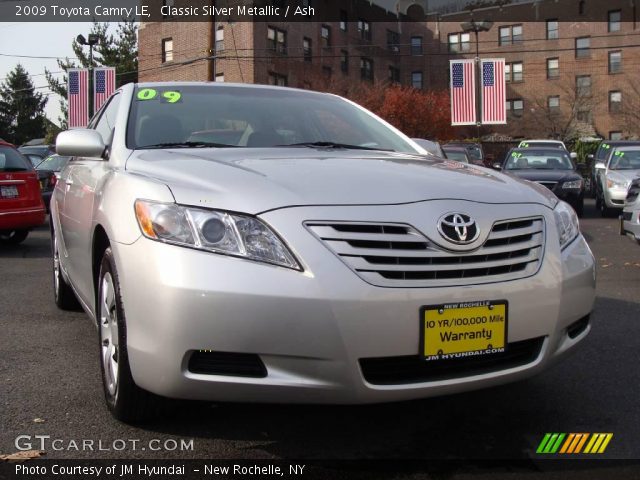 2009 Toyota Camry LE in Classic Silver Metallic