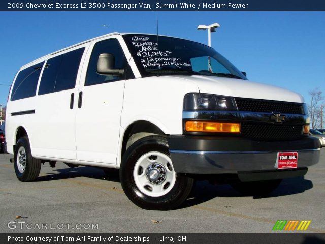 2009 Chevrolet Express LS 3500 Passenger Van in Summit White