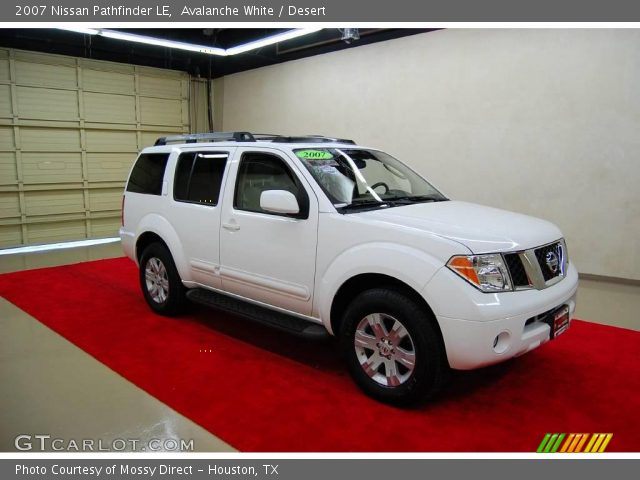 White nissan pathfinder 2007 #2