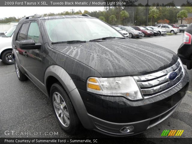 2009 Ford Taurus X SEL in Tuxedo Black Metallic