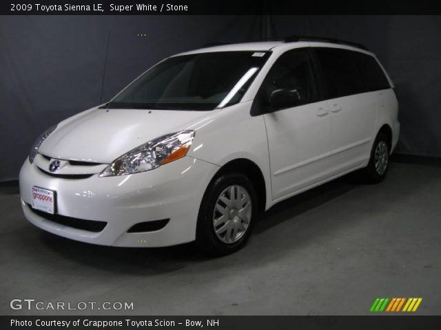 2009 Toyota Sienna LE in Super White