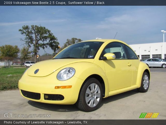 2009 Volkswagen New Beetle 2.5 Coupe in Sunflower Yellow