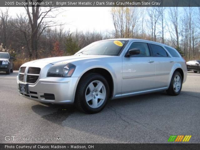 2005 Dodge Magnum SXT in Bright Silver Metallic
