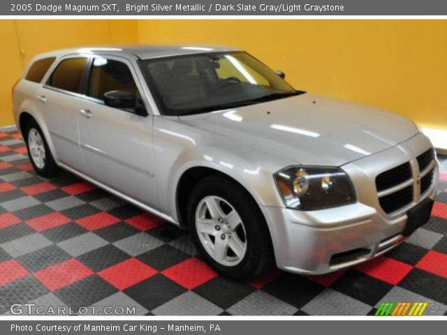 2005 Dodge Magnum SXT in Bright Silver Metallic