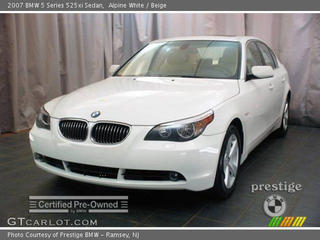 2007 BMW 5 Series 525xi Sedan in Alpine White