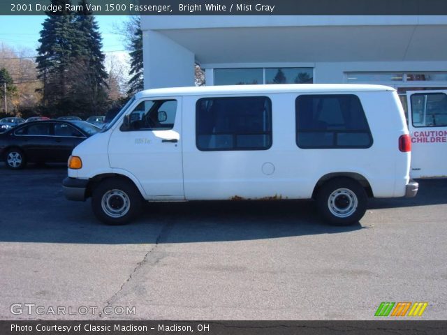 2001 Dodge Ram Van 1500 Passenger in Bright White