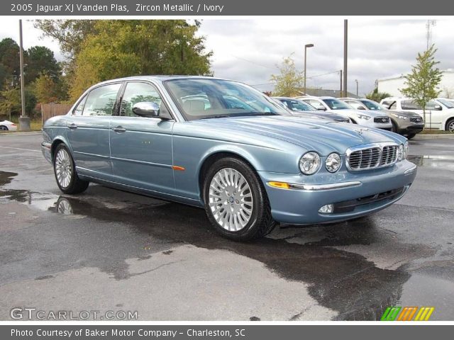 2005 Jaguar XJ Vanden Plas in Zircon Metallic