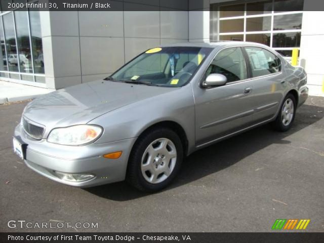 2000 Infiniti I 30 in Titanium