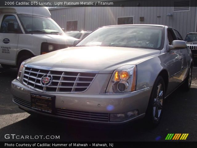 2006 Cadillac DTS Luxury in Light Platinum Metallic