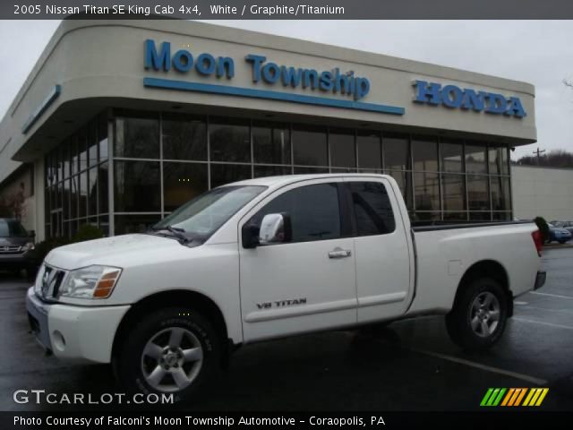 2005 Nissan Titan SE King Cab 4x4 in White
