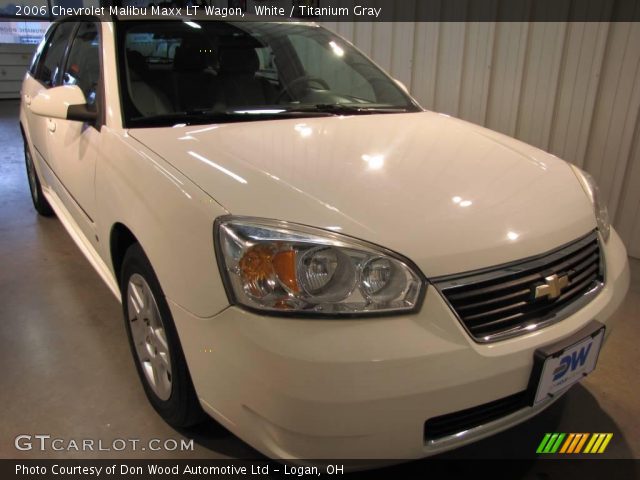 2006 Chevrolet Malibu Maxx LT Wagon in White