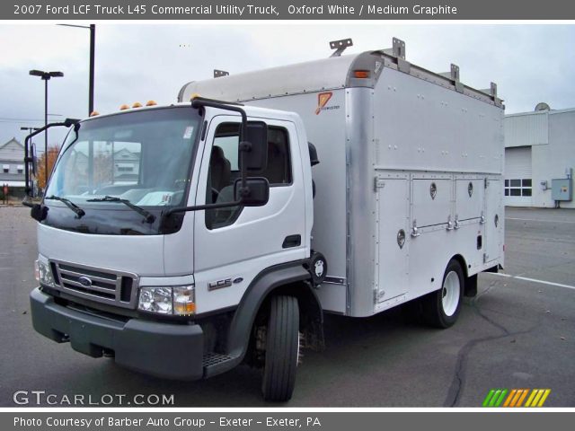2007 Ford LCF Truck L45 Commercial Utility Truck in Oxford White