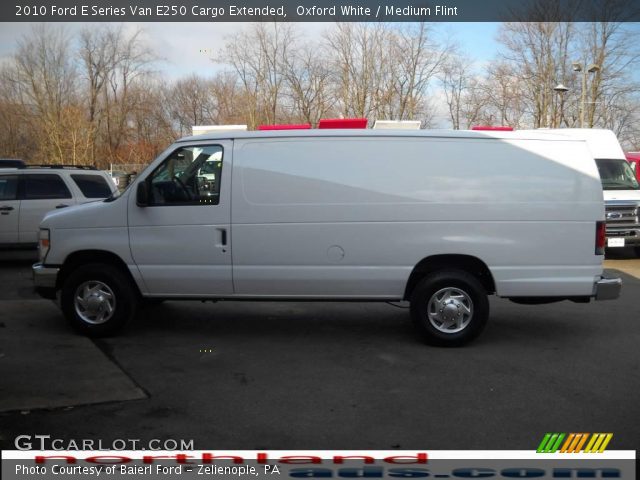 2010 Ford E Series Van E250 Cargo Extended in Oxford White
