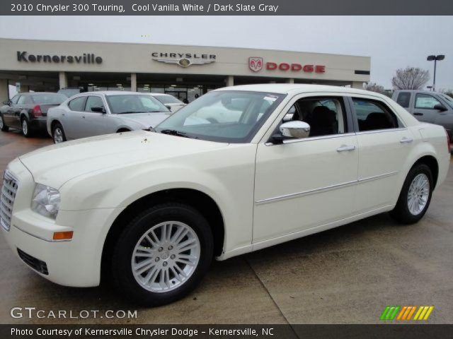 2010 Chrysler 300 Touring in Cool Vanilla White