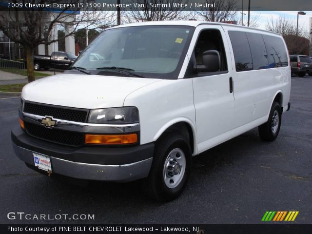 2009 Chevrolet Express LS 3500 Passenger Van in Summit White