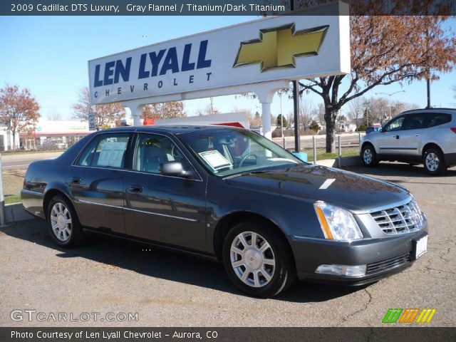 2009 Cadillac DTS Luxury in Gray Flannel