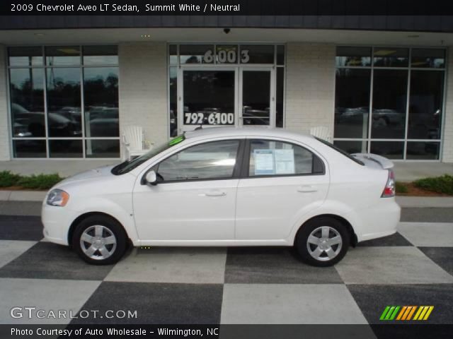 2009 Chevrolet Aveo LT Sedan in Summit White