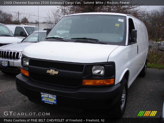 2009 Chevrolet Express 2500 Extended Cargo Van in Summit White