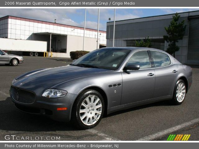 2006 Maserati Quattroporte  in Grigio Alfieri Metallic (Grey)