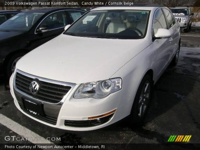 2009 Volkswagen Passat Komfort Sedan in Candy White