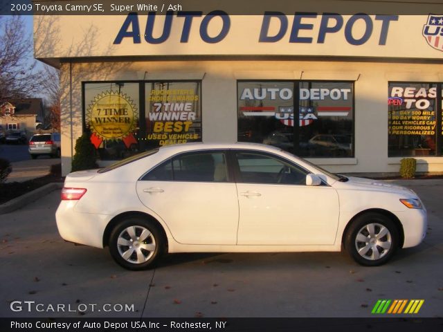 2009 Toyota Camry SE in Super White