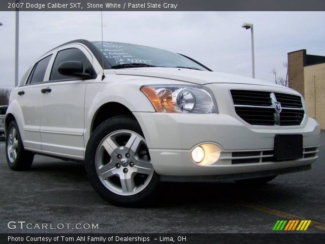 2007 Dodge Caliber SXT in Stone White