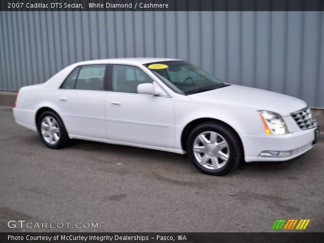 2007 Cadillac DTS Sedan in White Diamond