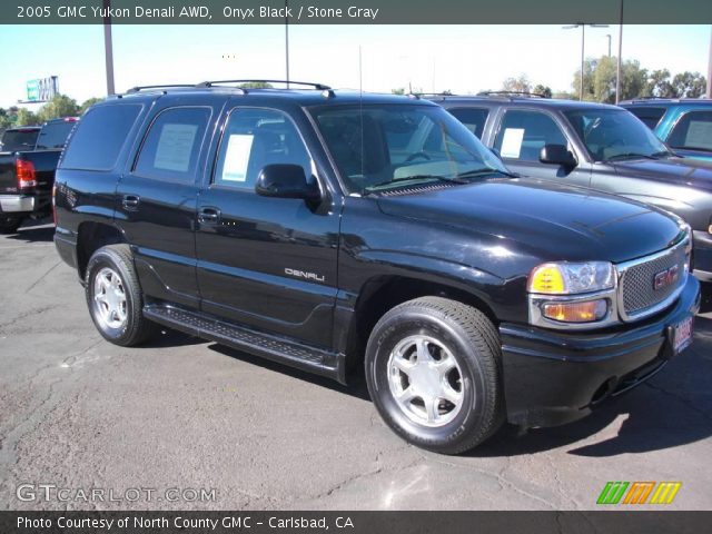 2005 GMC Yukon Denali AWD in Onyx Black