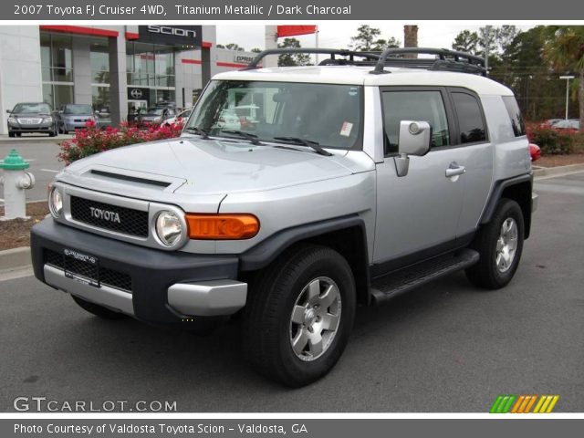 2007 Toyota FJ Cruiser 4WD in Titanium Metallic
