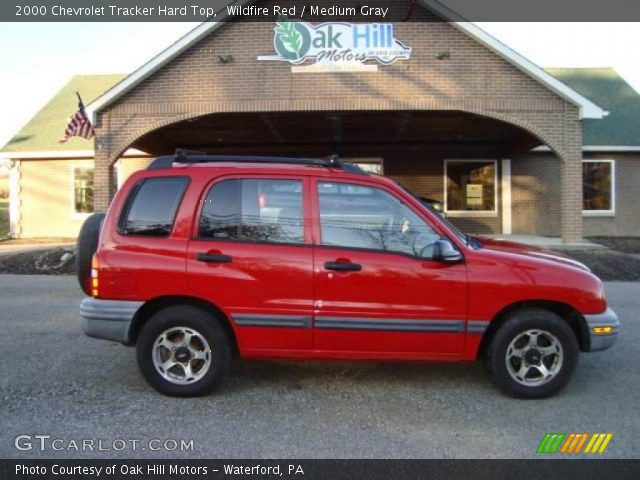 2000 Chevrolet Tracker Hard Top in Wildfire Red