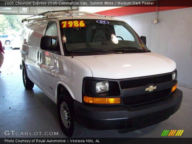 2005 Chevrolet Express 2500 Commercial Van in Summit White