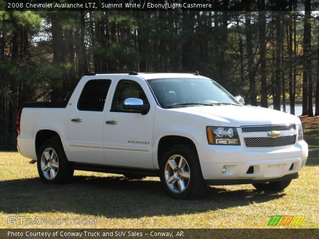 2008 Chevrolet Avalanche LTZ in Summit White