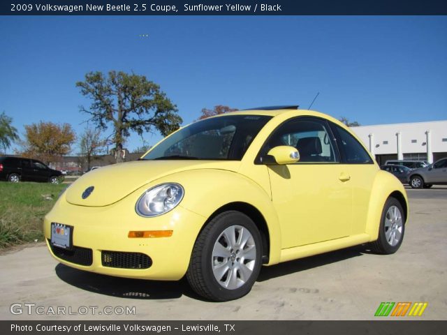 2009 Volkswagen New Beetle 2.5 Coupe in Sunflower Yellow