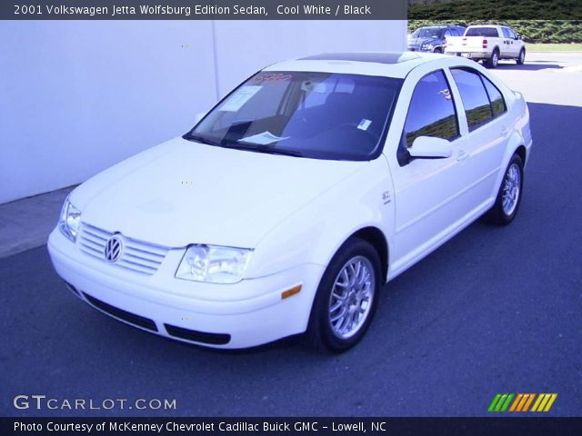 2001 Volkswagen Jetta Wolfsburg Edition Sedan in Cool White