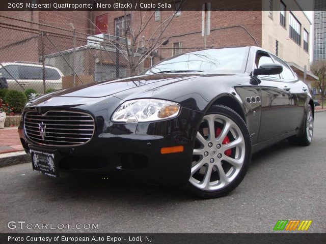 2005 Maserati Quattroporte  in Nero (Black)