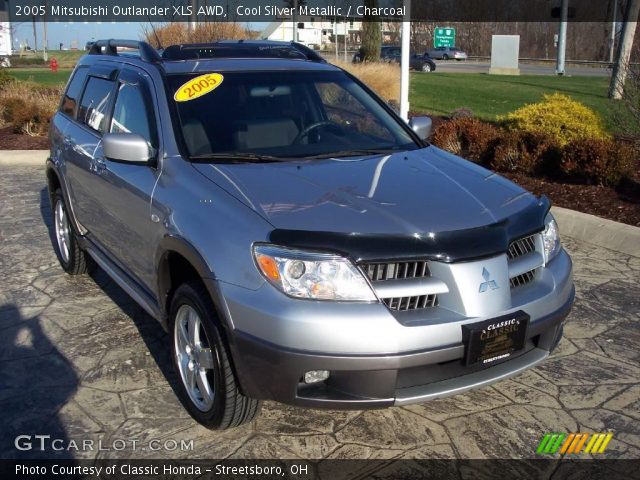 2005 Mitsubishi Outlander XLS AWD in Cool Silver Metallic