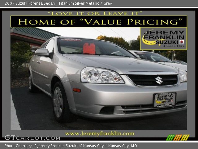 2007 Suzuki Forenza Sedan in Titanium Silver Metallic