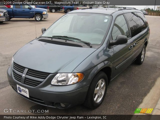 2006 Dodge Grand Caravan SXT in Magnesium Pearl