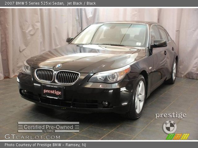 2007 BMW 5 Series 525xi Sedan in Jet Black