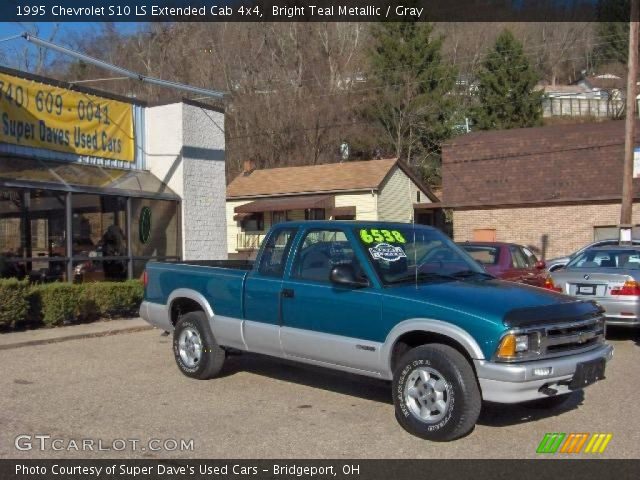 1995 Chevrolet S10 LS Extended Cab 4x4 in Bright Teal Metallic