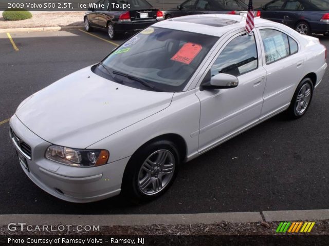 2009 Volvo S60 2.5T in Ice White