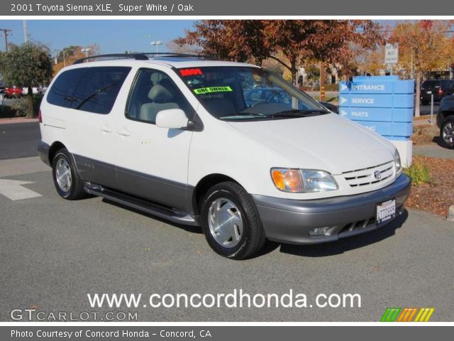 2001 Toyota Sienna XLE in Super White