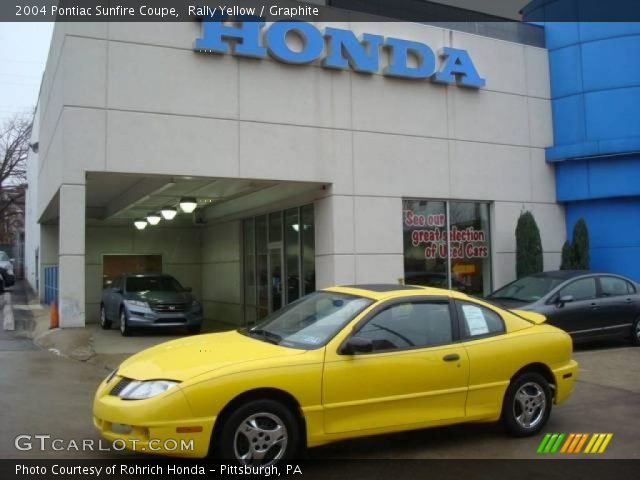 2004 Pontiac Sunfire Coupe in Rally Yellow