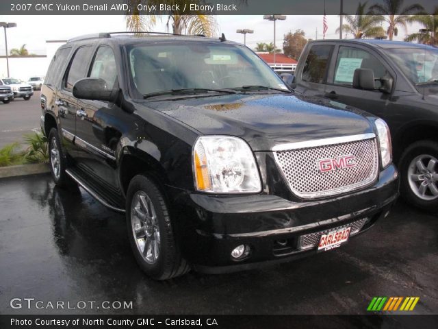 2007 GMC Yukon Denali AWD in Onyx Black