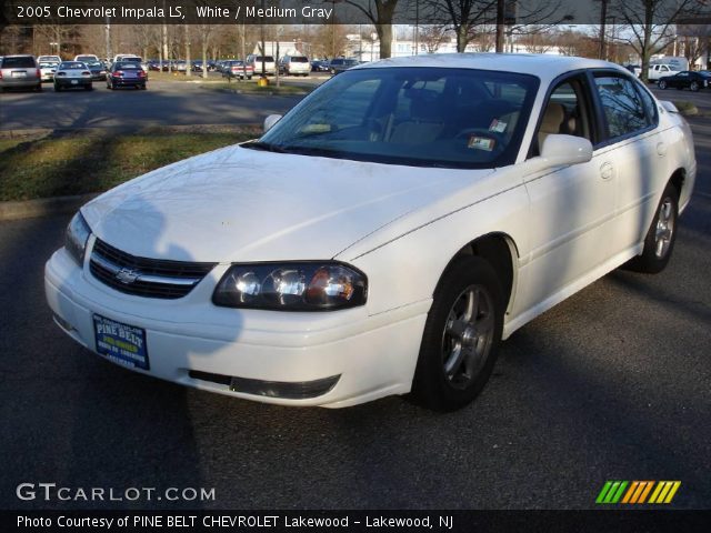 2005 Chevrolet Impala LS in White
