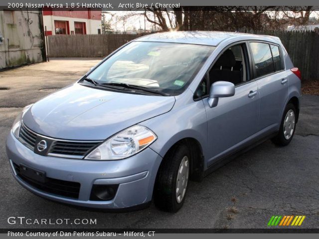 2009 Nissan Versa 1.8 S Hatchback in Arctic Blue