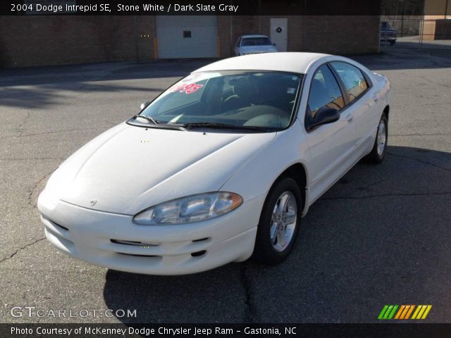 2004 Dodge Intrepid SE in Stone White