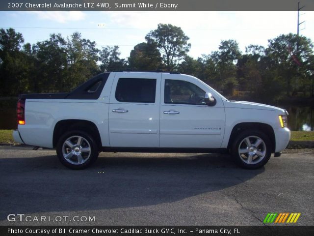 2007 Chevrolet Avalanche LTZ 4WD in Summit White